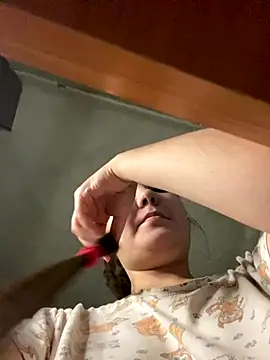 Var Kiss online show from 20, 12, 2025