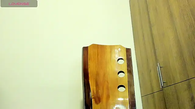 Bessie32 online show from 10, 4, 2026