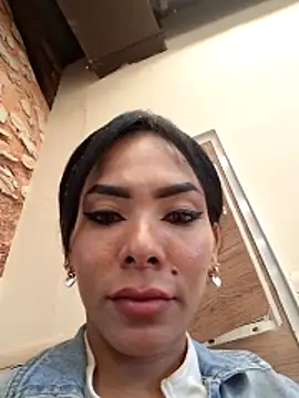 Doll Loren online show from 17, 11, 2025