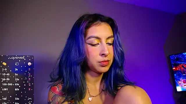 Cinamoonn online show from 4, 1, 2025