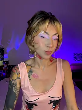 Cinamoonn online show from 11, 10, 2025