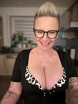 German Milf online show from 16, 1, 2025