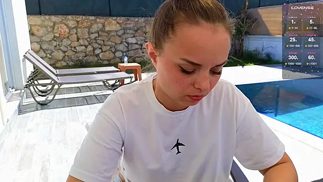 Misss Vikk online show from 7, 3, 2025