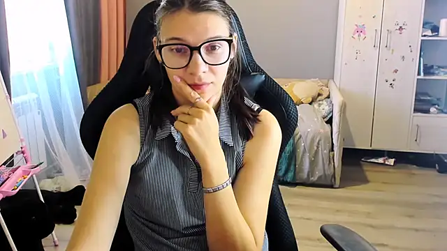 MollyLollipop online show from 27, 9, 2025