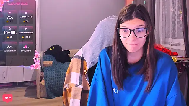 MollyLollipop online show from 2, 2, 2026