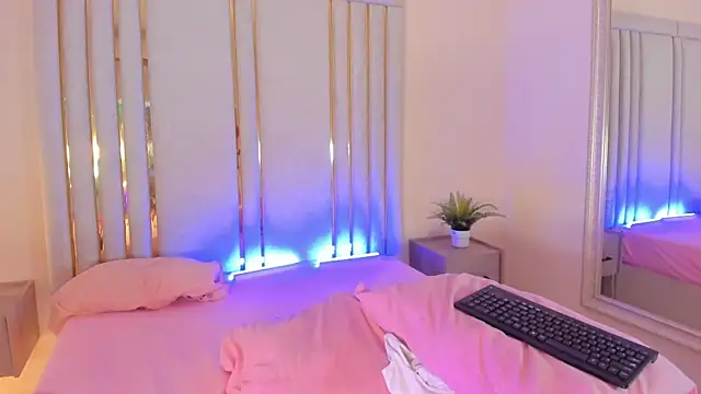 Snapshot of Saekohofman chatting on 8, 2, 2025 Saekohofman online show from 8, 2, 2025