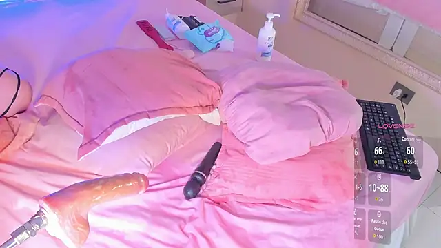 Snapshot of Saekohofman chatting on 24, 9, 2025 Saekohofman online show from 24, 9, 2025