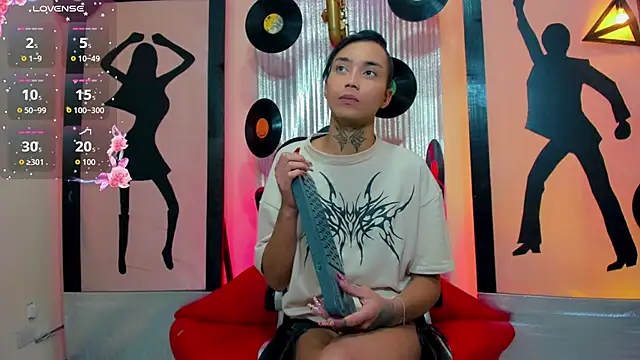 Snapshot of nickyminach_ chatting on 19, 12, 2025 nickyminach online show from 19, 12, 2025