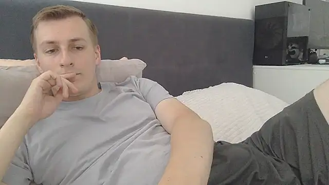 Snapshot of your_andy chatting on 25, 7, 2026 your andy online show from 25, 7, 2026