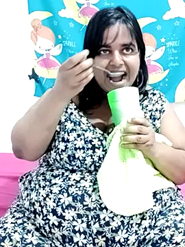 Snapshot of SusanaEshwar chatting on 24, 2, 2026 SusanaEshwar online show from 24, 2, 2026