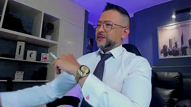 MrFrank tattoo online show from 4, 11, 2025