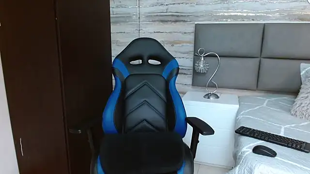 Snapshot of oliver__brown chatting on 31, 12, 2024 oliver brown online show from 31, 12, 2024