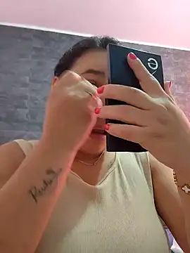 Snapshot of LizzRouse chatting on 11, 11, 2025 LizzRouse online show from 11, 11, 2025