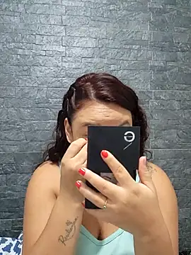 Snapshot of LizzRouse chatting on 29, 11, 2025 LizzRouse online show from 29, 11, 2025