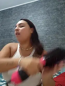 Snapshot of LizzRouse chatting on 15, 12, 2025 LizzRouse online show from 15, 12, 2025