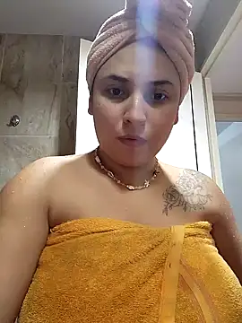 Snapshot of LizzRouse chatting on 8, 1, 2026 LizzRouse online show from 8, 1, 2026