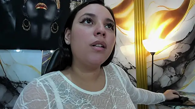 Snapshot of LizzRouse chatting on 4, 7, 2026 LizzRouse online show from 4, 7, 2026