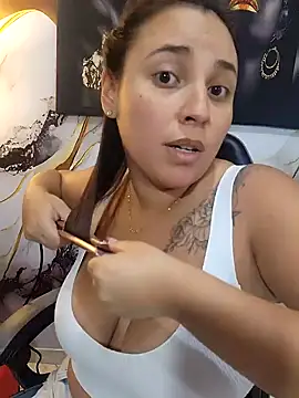 Snapshot of LizzRouse chatting on 18, 7, 2026 LizzRouse online show from 18, 7, 2026