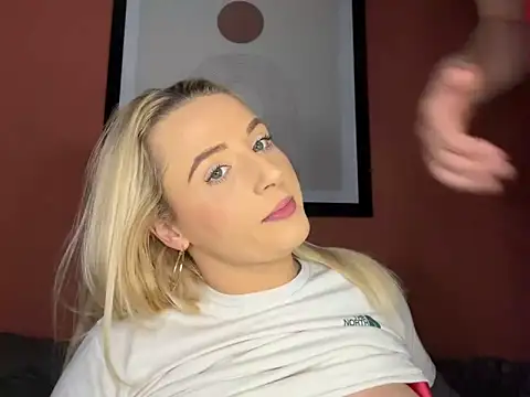 Strongqueen online show from 25, 12, 2024