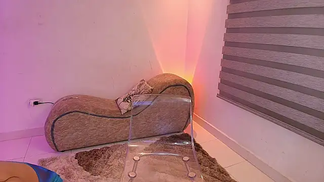 Snapshot of Rashell-Zepol chatting on 9, 11, 2025 Rashell-Zepol online show from 9, 11, 2025