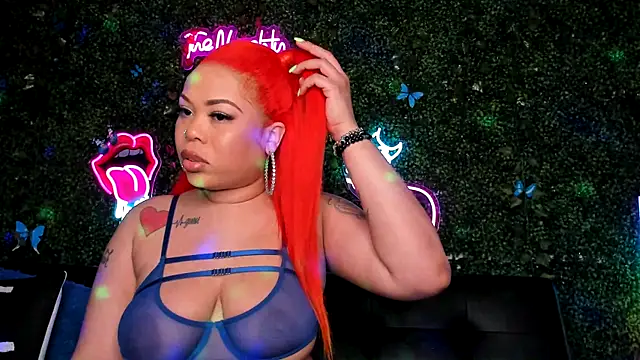 Snapshot of ThickAssRena chatting on 4, 12, 2024 ThickAssRena online show from 4, 12, 2024