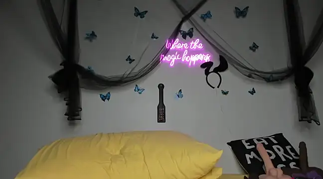 Snapshot of ThickAssRena chatting on 1, 2, 2025 ThickAssRena online show from 1, 2, 2025