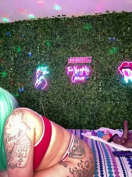 Snapshot of ThickAssRena chatting on 5, 2, 2026 ThickAssRena online show from 5, 2, 2026