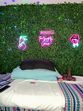 Snapshot of ThickAssRena chatting on 18, 2, 2026 ThickAssRena online show from 18, 2, 2026