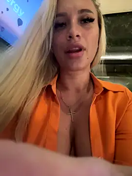 Snapshot of SinwithAmy chatting on 8, 10, 2025 SinwithAmy online show from 8, 10, 2025