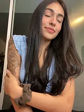 DaphneUwu online show from 3, 4, 2026