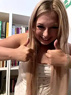 CherryAuroraa online show from 19, 9, 2025