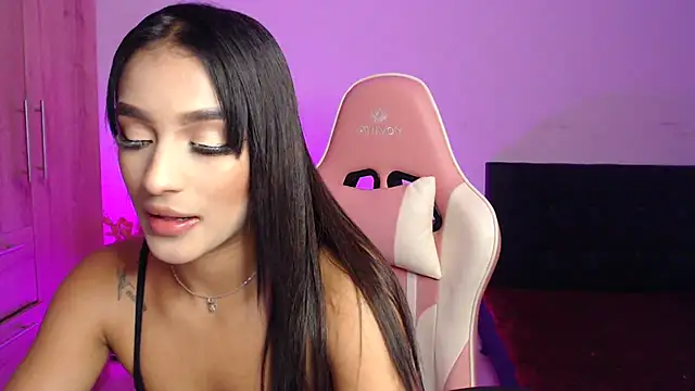 Snapshot of GiltRosebush chatting on 6, 12, 2024 GiltRosebush online show from 6, 12, 2024