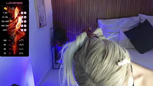 Snapshot of AmelieAxie chatting on 9, 1, 2025 AmelieAxie online show from 9, 1, 2025