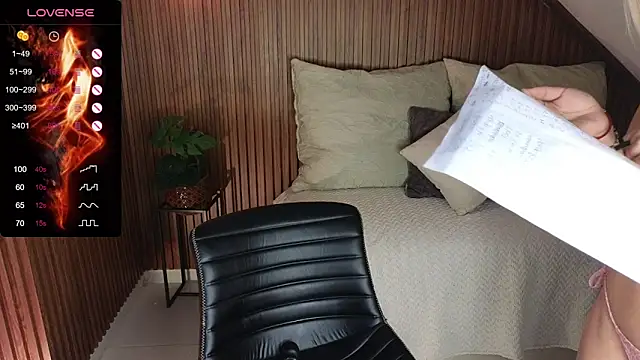 Snapshot of AmelieAxie chatting on 19, 2, 2025 AmelieAxie online show from 19, 2, 2025