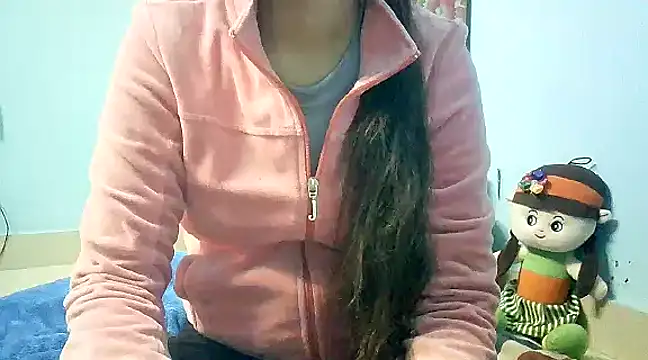 Snapshot of lovelydesi21 chatting on 14, 1, 2025 lovelydesi21 online show from 14, 1, 2025