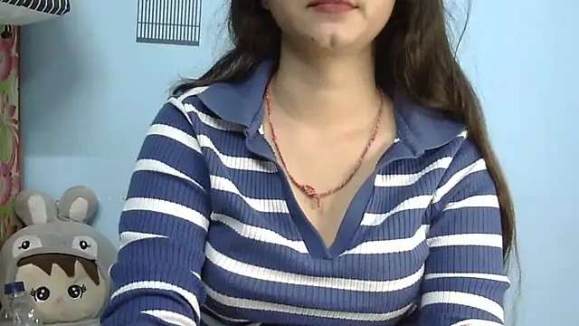 Snapshot of lovelydesi21 chatting on 7, 10, 2025 lovelydesi21 online show from 7, 10, 2025