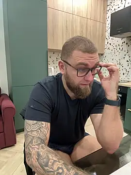 Bear bear  online show from 28, 2, 2025