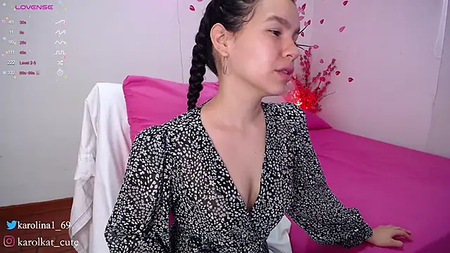 Karolina 1 online show from 13, 1, 2025