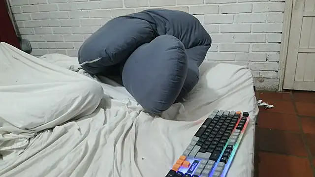 valeriaswang Lucas online show from 10, 10, 2025