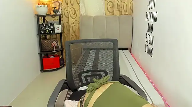 Trixie Mattel21 online show from 3, 1, 2025