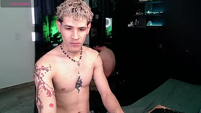 Snapshot of andybxby chatting on 6, 1, 2025 andybxby online show from 6, 1, 2025