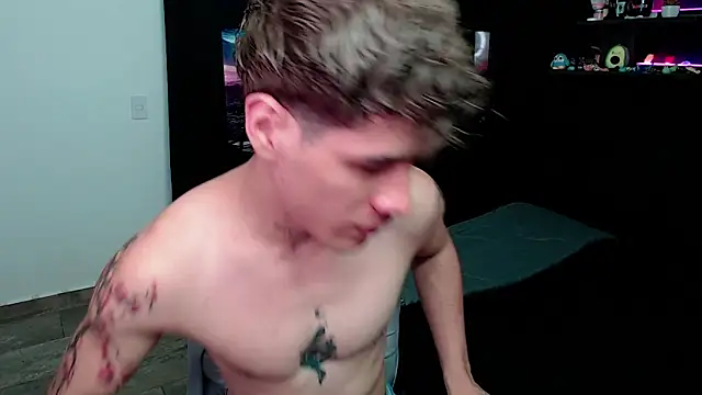 Snapshot of andybxby chatting on 6, 3, 2025 andybxby online show from 6, 3, 2025