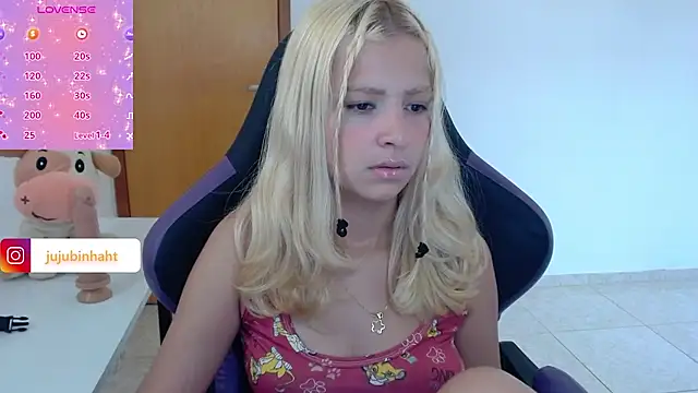 Snapshot of jujubinhahot chatting on 4, 2, 2025 jujubinhahot online show from 4, 2, 2025