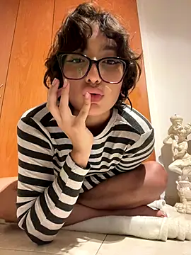 aurora xoxo online show from 20, 9, 2025