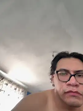 Snapshot of dvil2022 chatting on 5, 11, 2025 dvil2022 online show from 5, 11, 2025