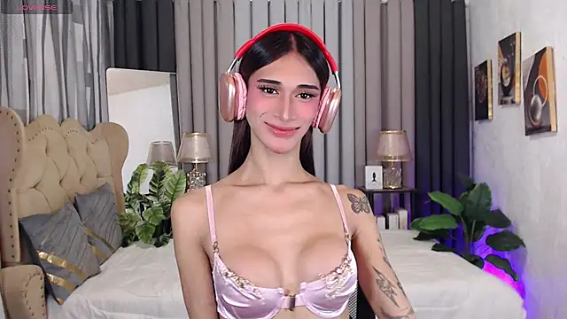 Unforttable Anisha online show from 26, 2, 2025