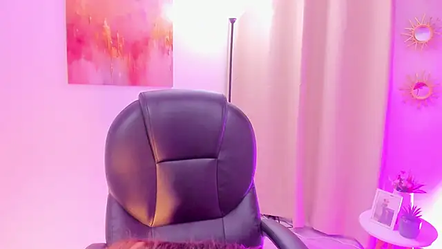Snapshot of MariamRivera_ chatting on 12, 3, 2026 MariamRivera online show from 12, 3, 2026