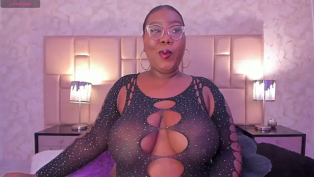 Darnellqueen online show from 6, 12, 2024
