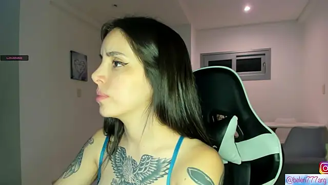 Snapshot of belu_arg chatting on 2, 1, 2025 belu arg online show from 2, 1, 2025