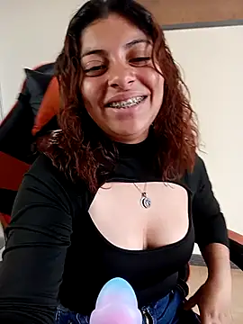 Iam Issaa online show from 28, 5, 2026